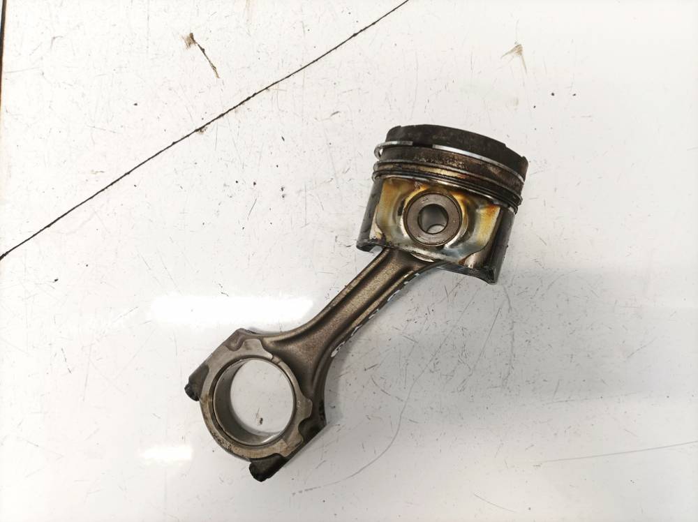 Toyota Avensis 2011 Stumoklis su svaistikliu