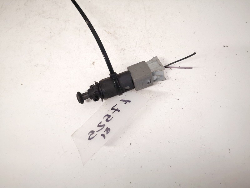 110894 Renault Laguna 2002 Bremžu lukturu sensors