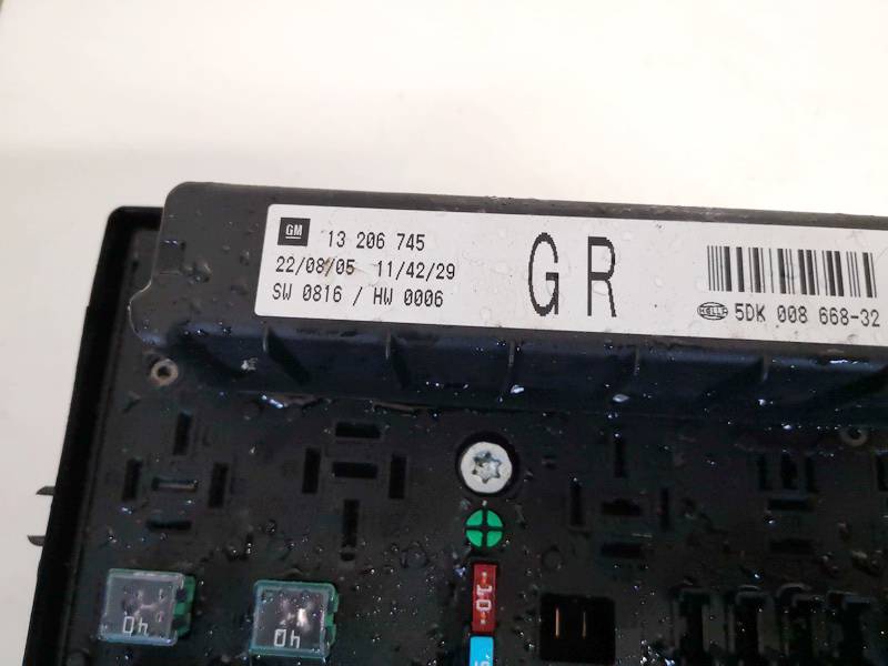 13206745 Opel Astra 2005 Skrzynka bezpieczników - Thumbnail 2