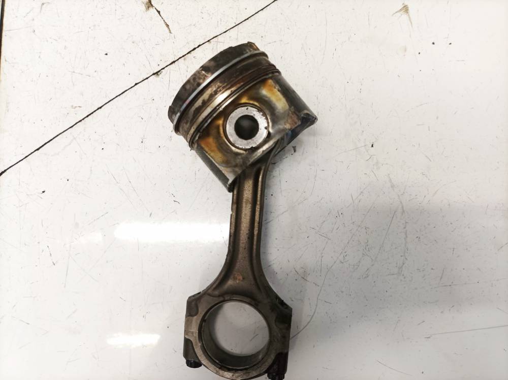 Toyota Avensis 2011 Stumoklis su svaistikliu