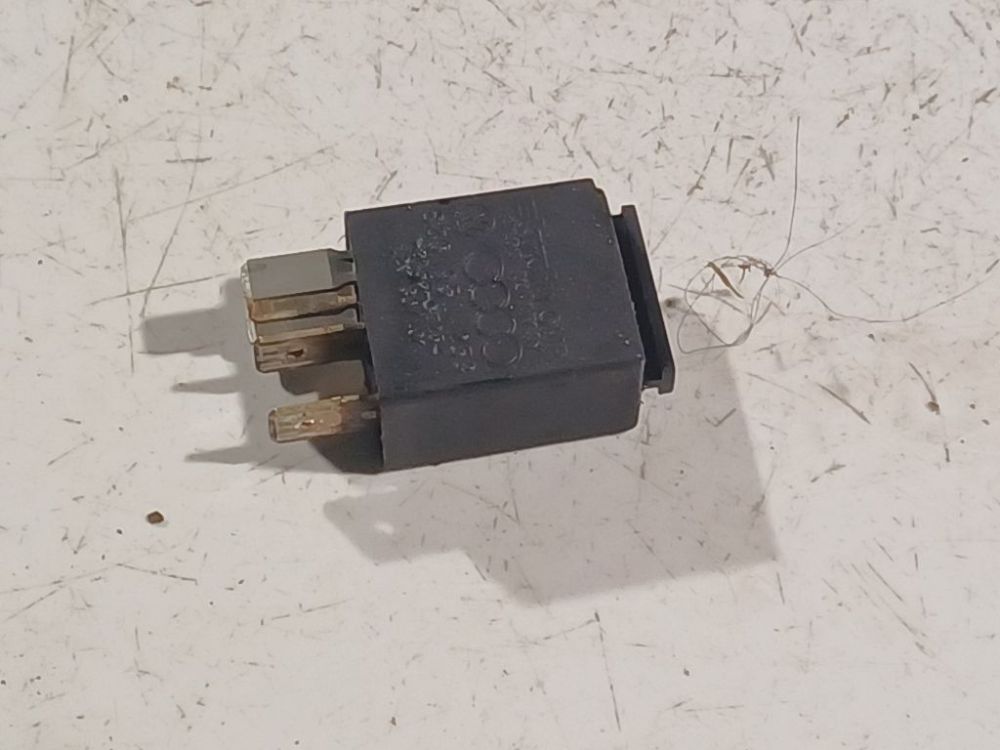 8Z0951253 Audi A6 2005 Relay module