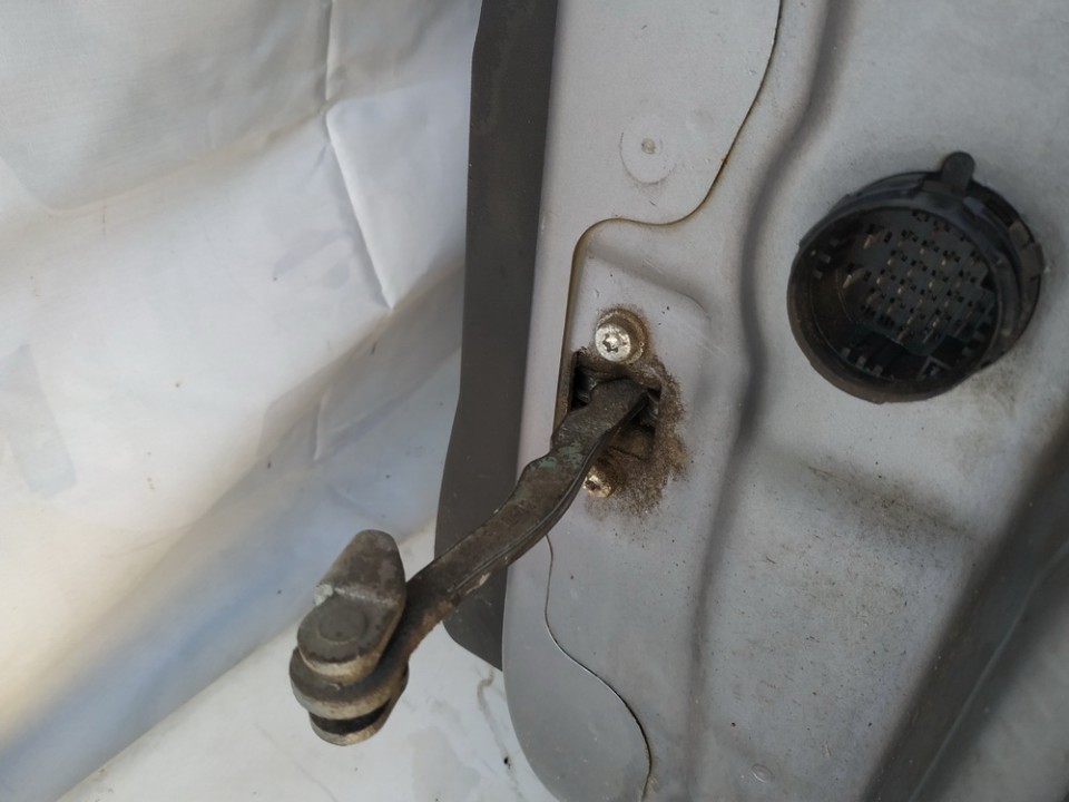 Opel Meriva 2003 Durvju atvēruma ierobežotājs - PRIEKŠA PA KREISI