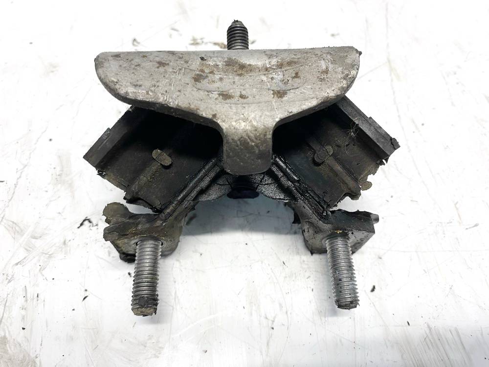 Renault Megane 1996 Variklio pagalves bei Greiciu dezes pagalves