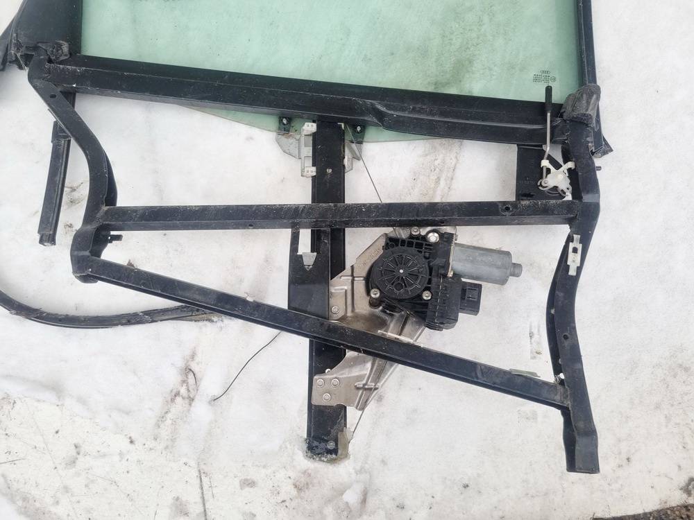 Audi A6 2004 Durvju rāmis - AIZMUGURE PA KREISI - Thumbnail 2