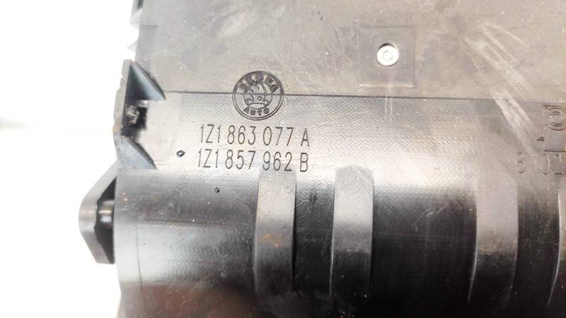 1Z1863077A Skoda Octavia 2006 Popielniczka - Thumbnail 3