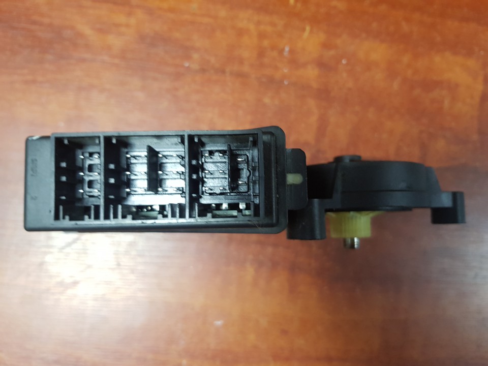 6Q1959802 Volkswagen Transporter 2006 Window Motor - FRONT LEFT - Thumbnail 3