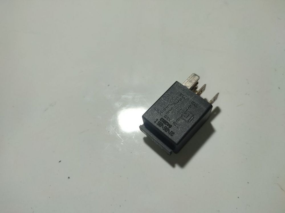 8Z0951253 Audi A6 2005 Relay module - Thumbnail 3