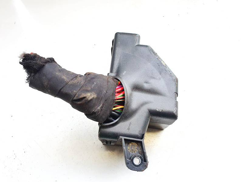 04051102079 Volkswagen Passat 2013 Skrzynka bezpieczników - Thumbnail 3