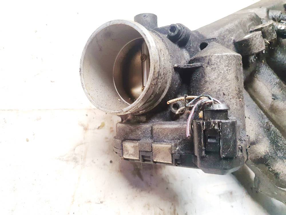 06A133062C Audi A3 2003 Suurella Virtaamalla Varustettu Kaasuläpän