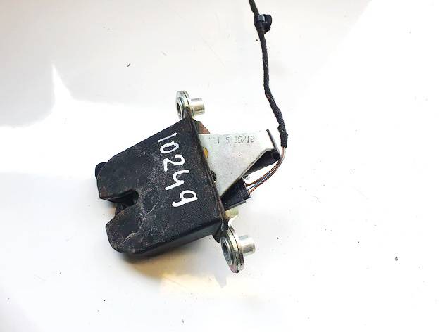 1Z5827501D Skoda Octavia 2010 Galinio Dangcio spyna G. (kapoto)