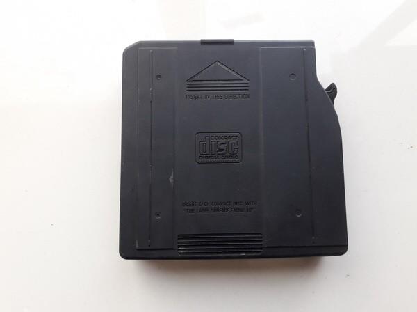 8364931 BMW 5-Series 2002 CD changers