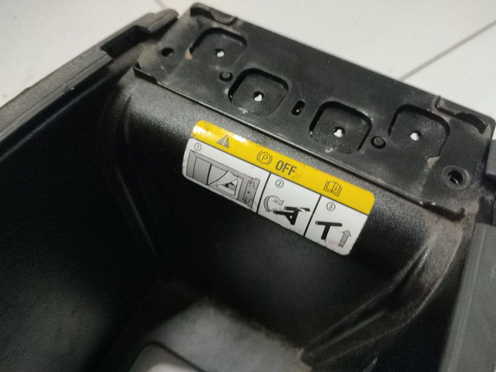 3M51R043B63JW Ford C-MAX 2004 Centrine konsole - Thumbnail 3