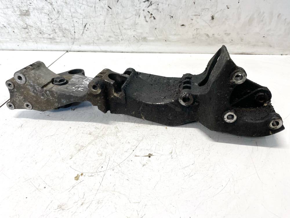 R045903143C Volkswagen Golf 2000 Engine Mount Bracket and Gearbox Mount Bracket - Thumbnail 2