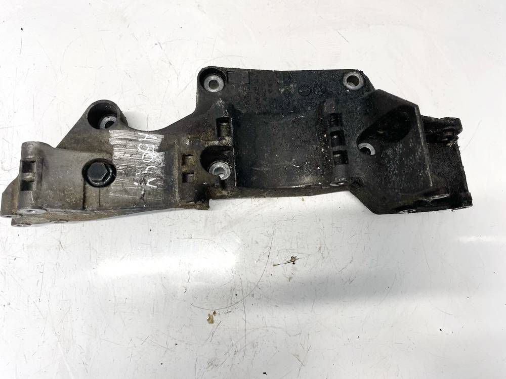 R045903143C Volkswagen Golf 2000 Кронштейн двигателя и Кронштейн коробка передач