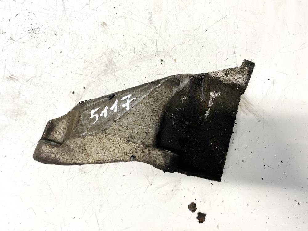 8D0199307P Volkswagen Passat 2000 Engine Mount Bracket and Gearbox Mount Bracket
