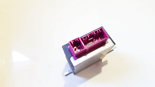 1614718042601 BMW 3-Series 2005 Other computers - Thumbnail 2