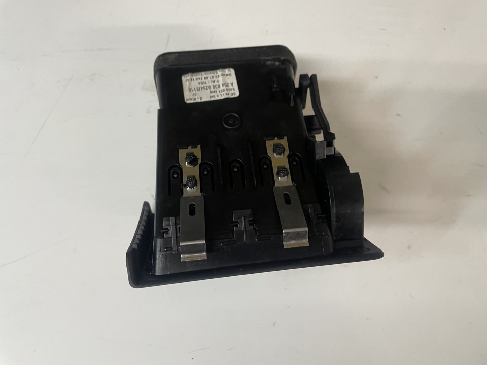 A2048300254 Mercedes-Benz C-CLASS 2008 Dash Vent (Air Vent Grille) - Thumbnail 2