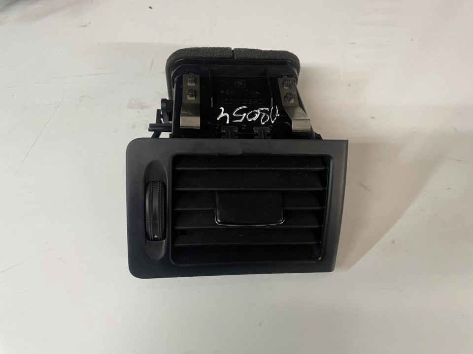 A2048300254 Mercedes-Benz C-CLASS 2008 Dash Vent (Air Vent Grille)