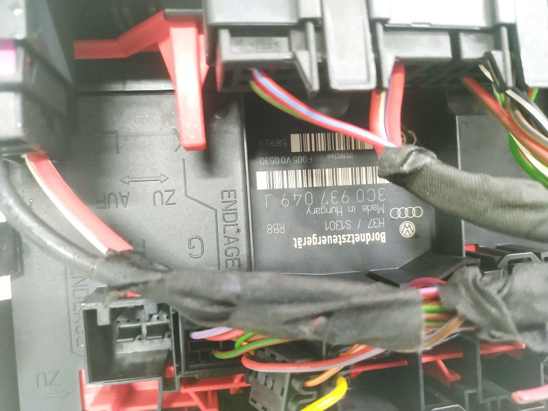 3C0937049J Volkswagen Passat 2006 Fuse box - Thumbnail 3