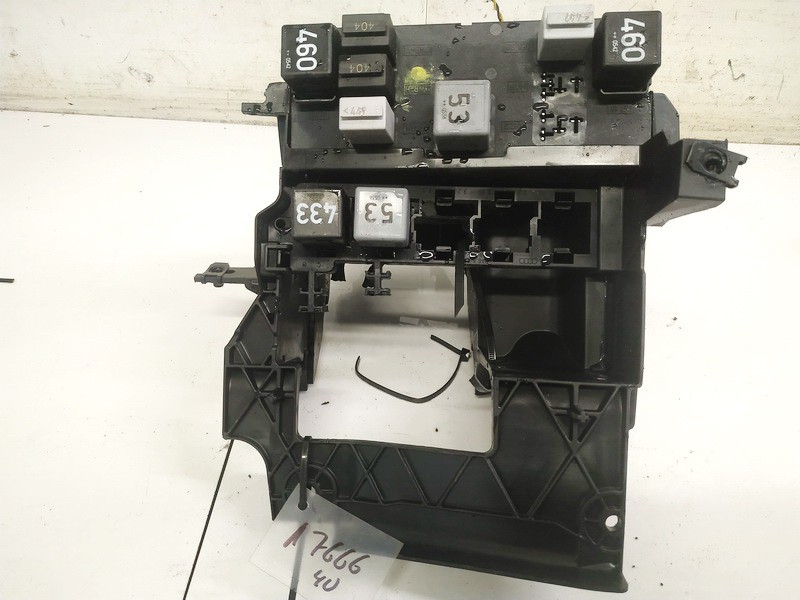 3C0937049J Volkswagen Passat 2006 Fuse box