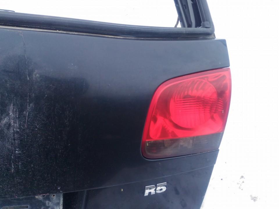 Volkswagen Touareg 2004 Aizmugurējā vāka lukturis - AIZMUGURE PA LABI