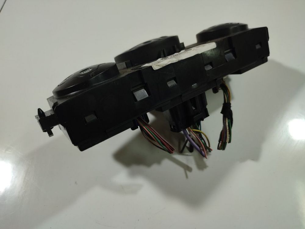 69348816H0188S1188E8 Renault Scenic 2005 Climate Control Panel (heater control switches) - Thumbnail 3