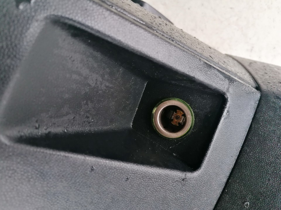 CC2964321 Mazda 5 2006 Cigareciu pridegiklis (prikurke)