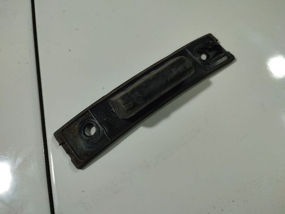 04884095AA Chrysler Voyager Grand 2006 autres titulaires