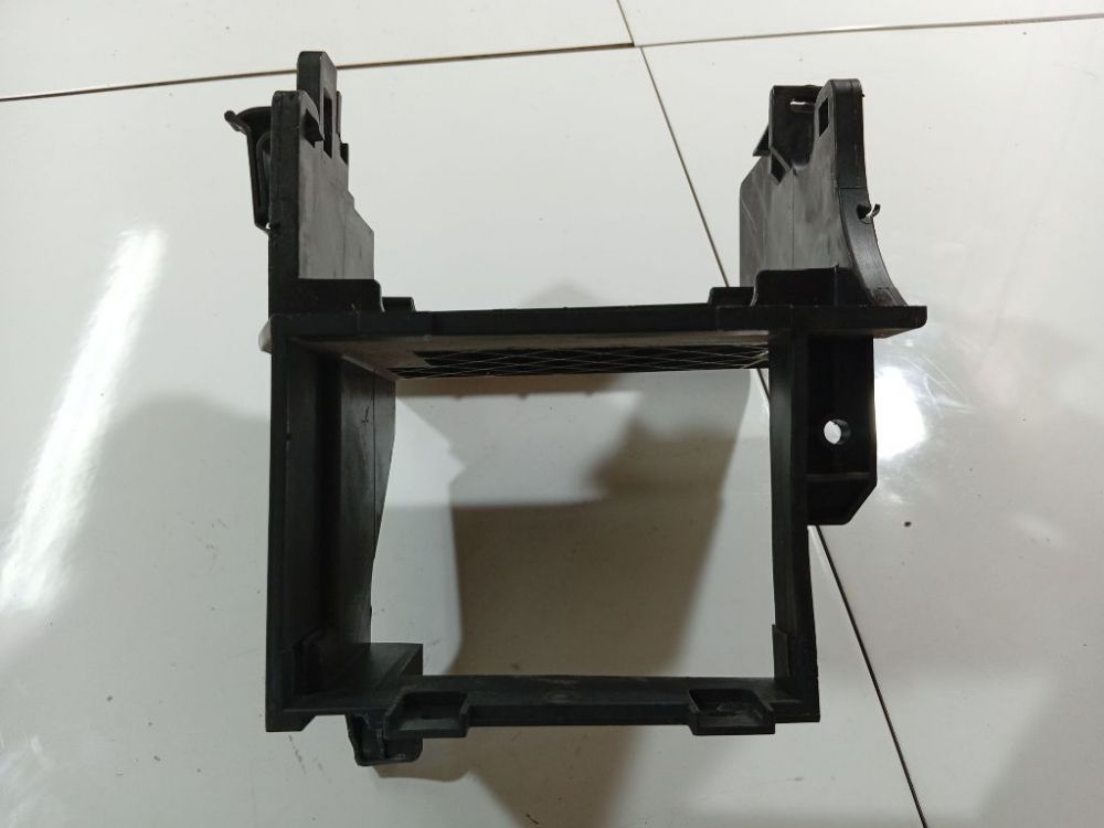 1K1971858E Seat Toledo 2007 Other holders