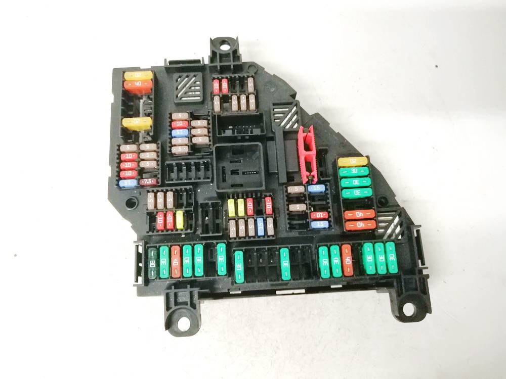 016704991F BMW 5-Series 2010 Saugikliu deze