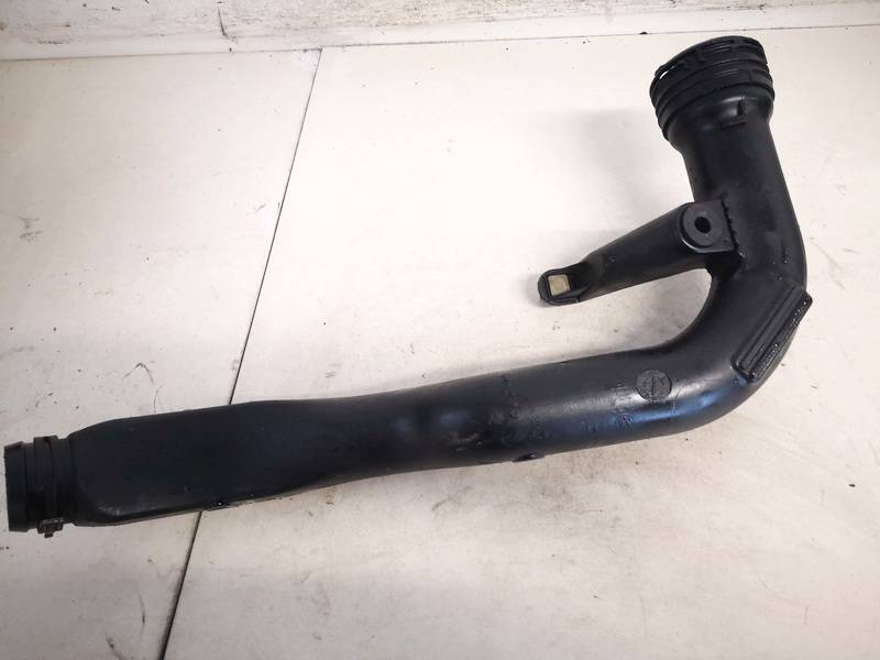 8E0145762B Volkswagen Passat 2003 TURBO INTERCOOLER PIPE HOSE