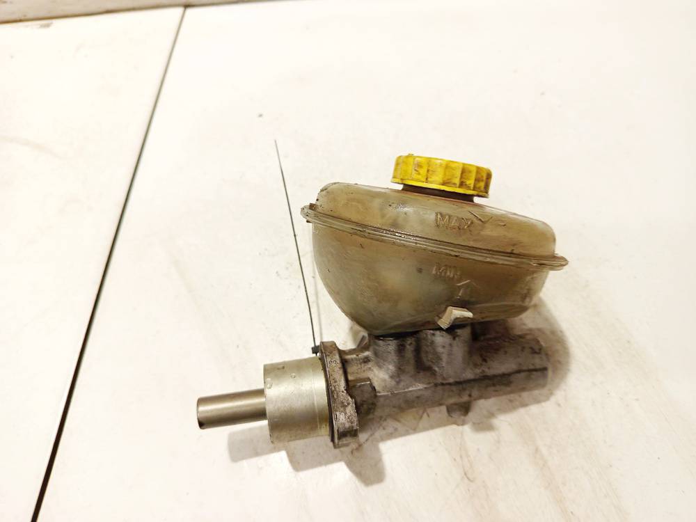 4D0611351 Audi A6 1996 Pagrindinis stabdziu cilindras