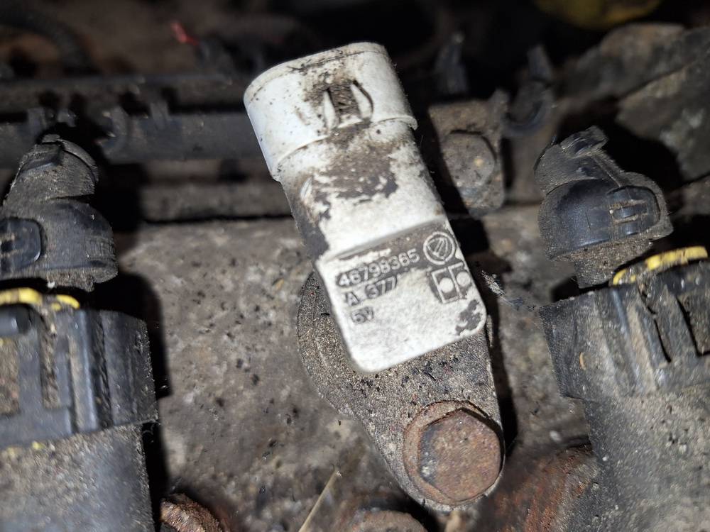 46798365 Fiat Doblo 2004 Górny czujnik Halla