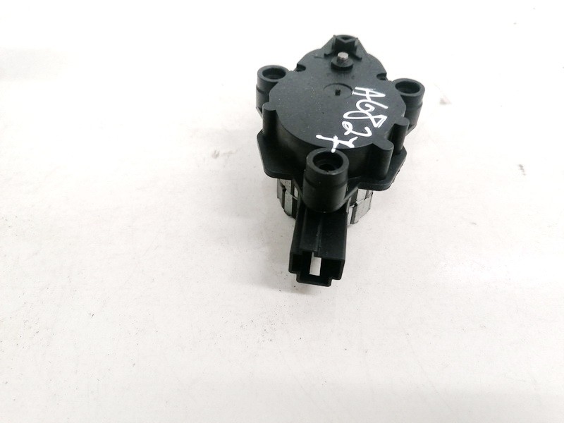 090512501 Opel Omega 2002 Heater Vent Flap Control Actuator Motor - Thumbnail 3