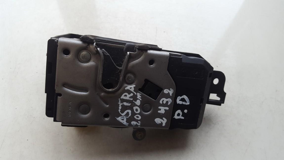 13105937 Opel Astra 2004 Door Lock Mechanism - FRONT RIGHT