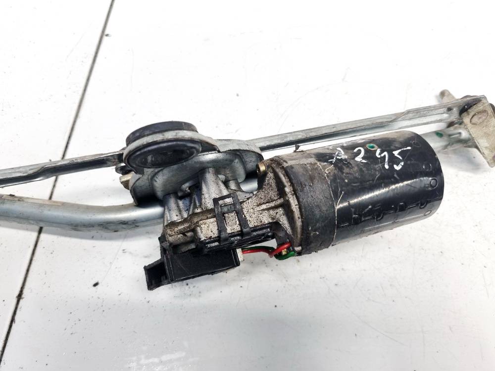 0390241384 BMW 3-Series 2002 windscreen front wiper motor - FRONT