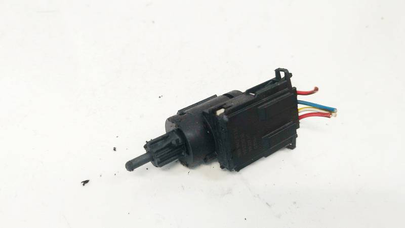 3B0945511C Volkswagen Golf 2001 Interruptor sensor del pedal de freno - Thumbnail 2