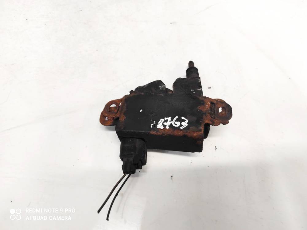 F00P0M Ford Focus 2002 Konepellin lukko