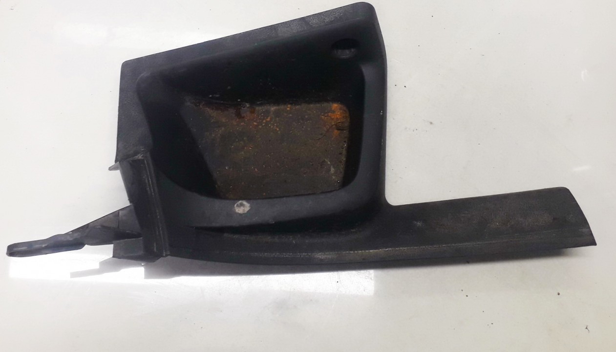 4M51A13244A Ford Focus 2005 Wykończenie wnętrza (plastikowe elementy)