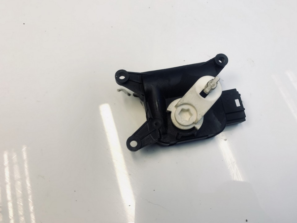 1K1907511C Volkswagen Touran 2007 Heater Vent Flap Control Actuator Motor - Thumbnail 2