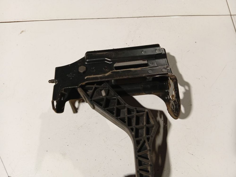 Audi A3 2001 Clutch pedal - Thumbnail 3