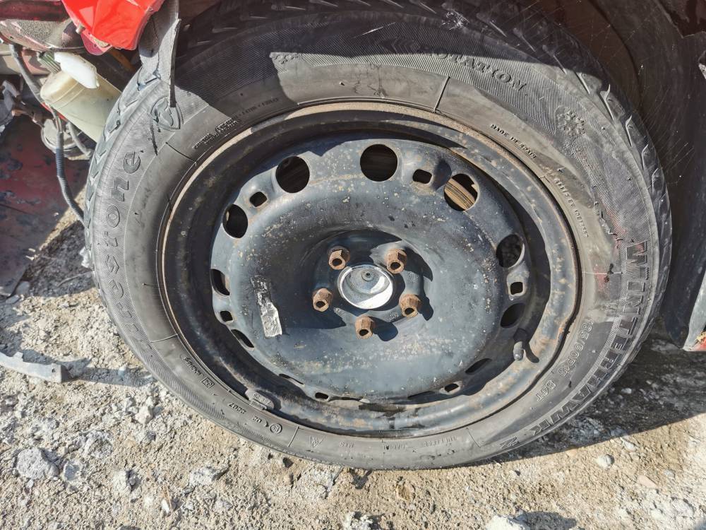 5X100 Skoda Roomster 2008 Tin ring set R16 - Thumbnail 2