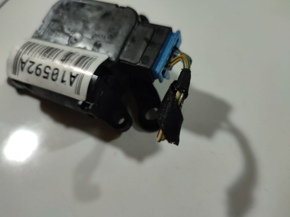 0132801341 Skoda Octavia 2009 Servomotor-MOTOR APERTURA TRAMPILLAS CLIMATIZADOR - Thumbnail 2