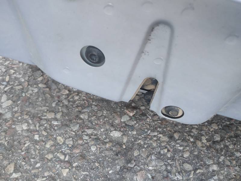 Volkswagen Passat 1997 Door Lock Mechanism - FRONT RIGHT