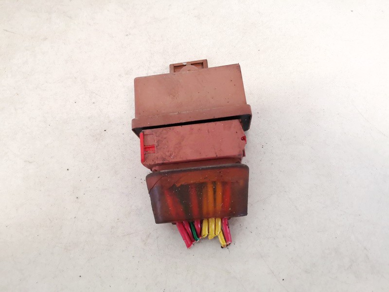 240109 used Fuel Pump Relay Citroen Xsara 1999 1.9L EIS01563965