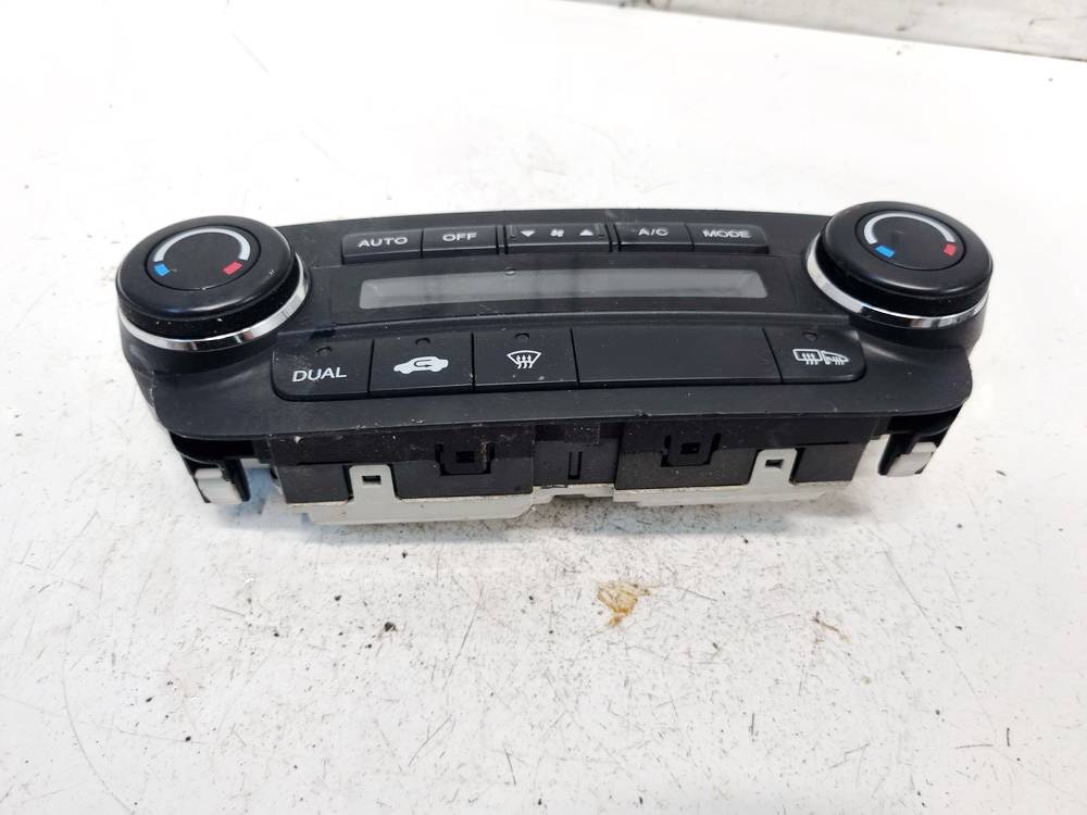 79600SWAG4 Honda CR-V 2007 Climate Control Panel (heater control switches) - Thumbnail 2