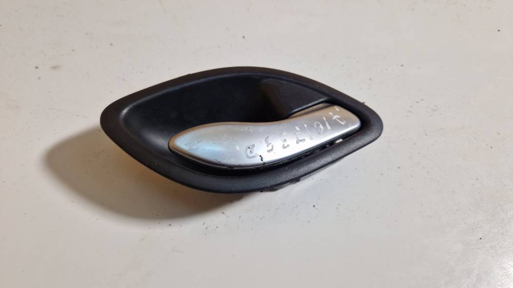 8200000724 Renault Laguna 2004 Door Handle Interior - REAR RIGHT