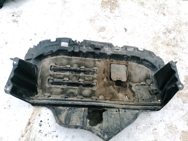 Toyota Yaris 2004 Osłona silnika (płyta pod silnik)