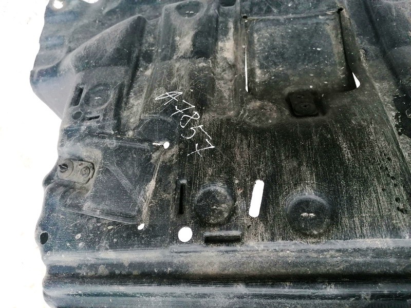 Toyota Yaris 2004 Osłona silnika (płyta pod silnik) - Thumbnail 3