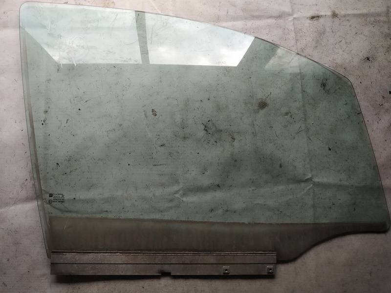 AS2 Opel Zafira 2003 Oven lasi - EDESSÄ OIKEALLA